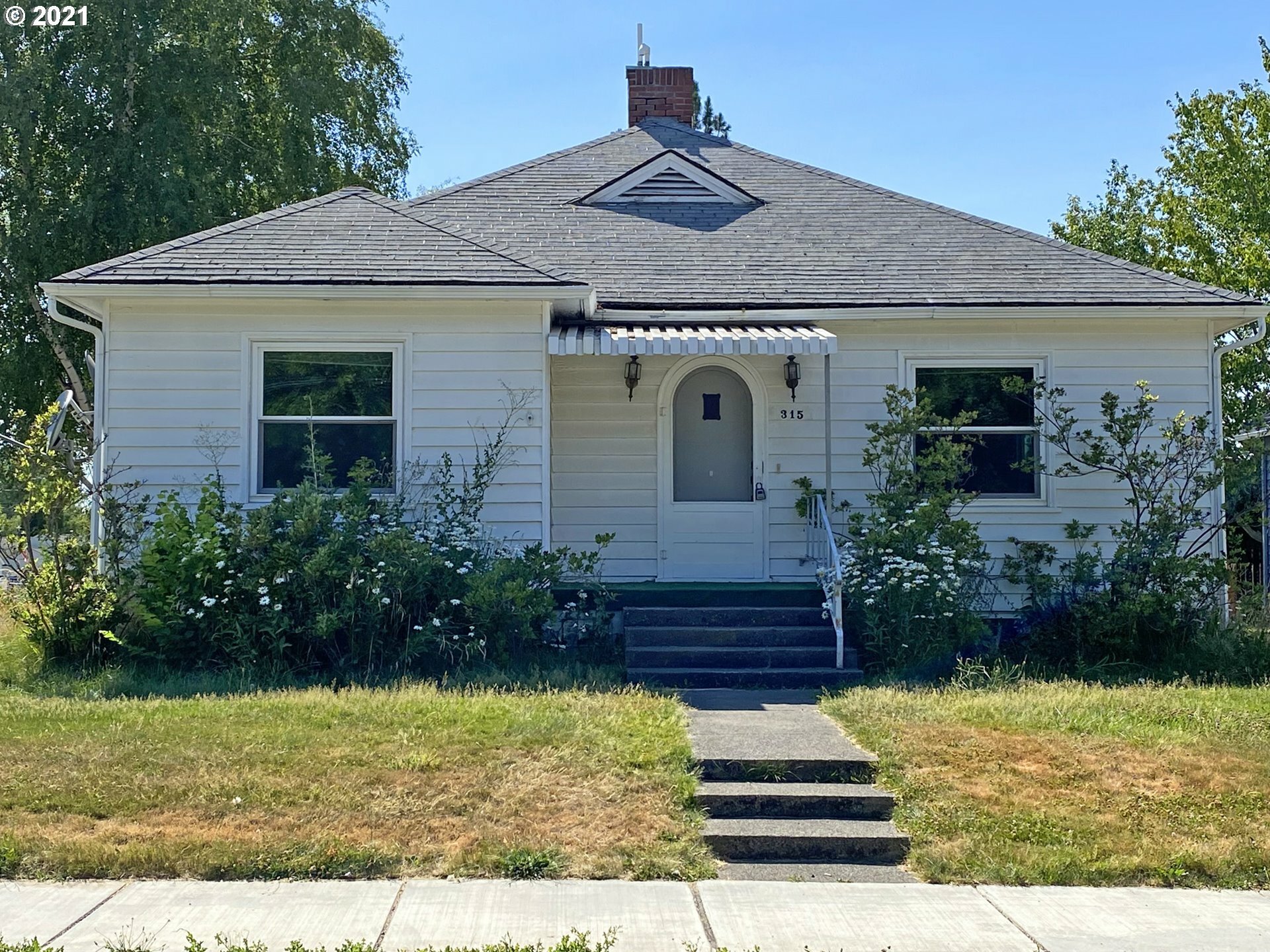 Property Photo:  315 S Grant St  WA 98620 