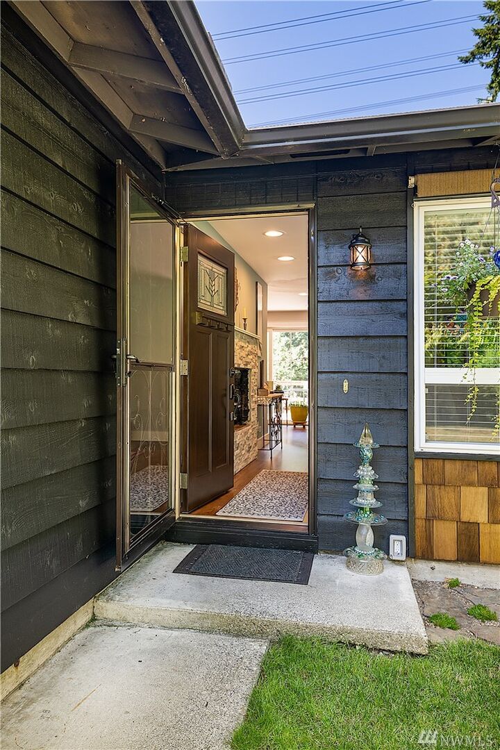 Property Photo:  1121 213th Place SW  WA 98036 