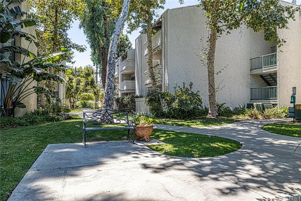 Property Photo:  20134 Leadwell Street 255  CA 91306 