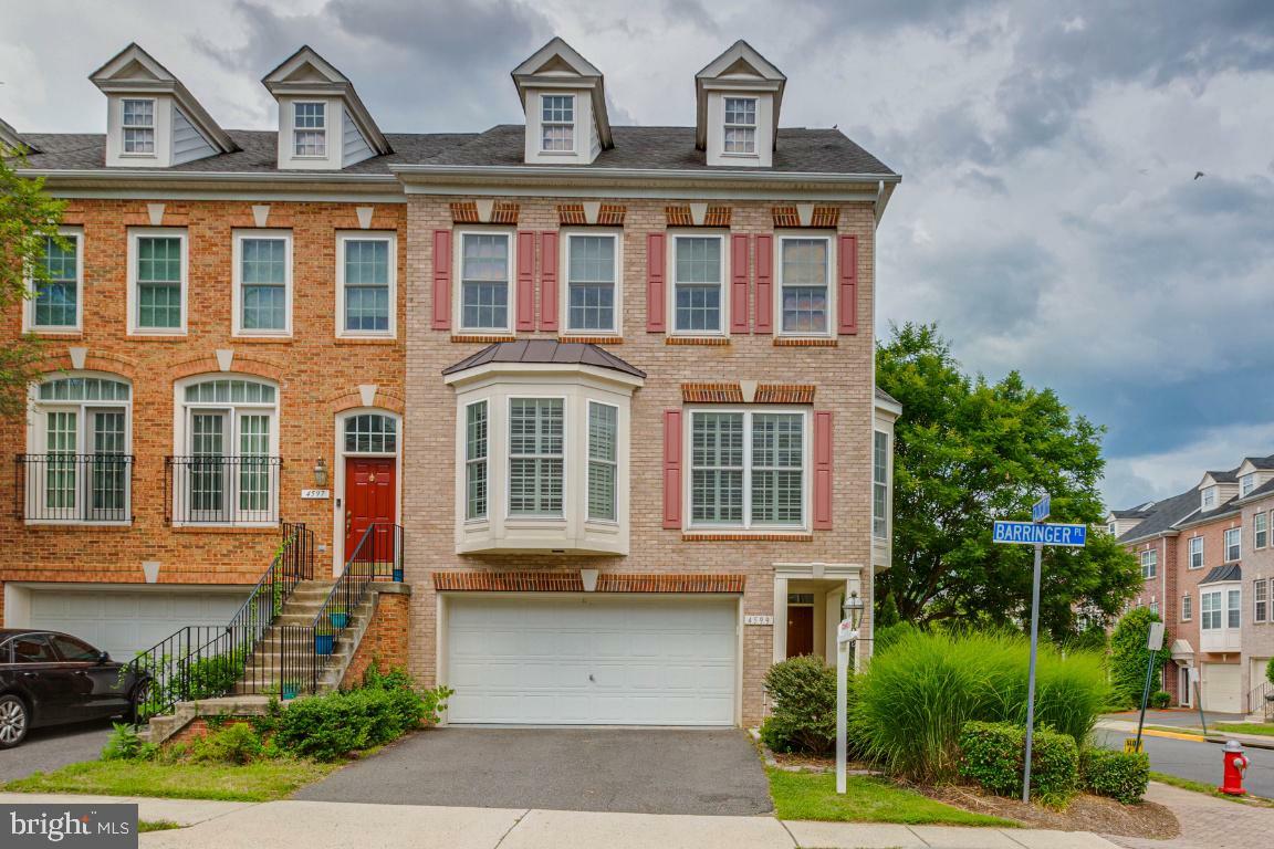 Property Photo: 4599 Barringer Place VA 22030