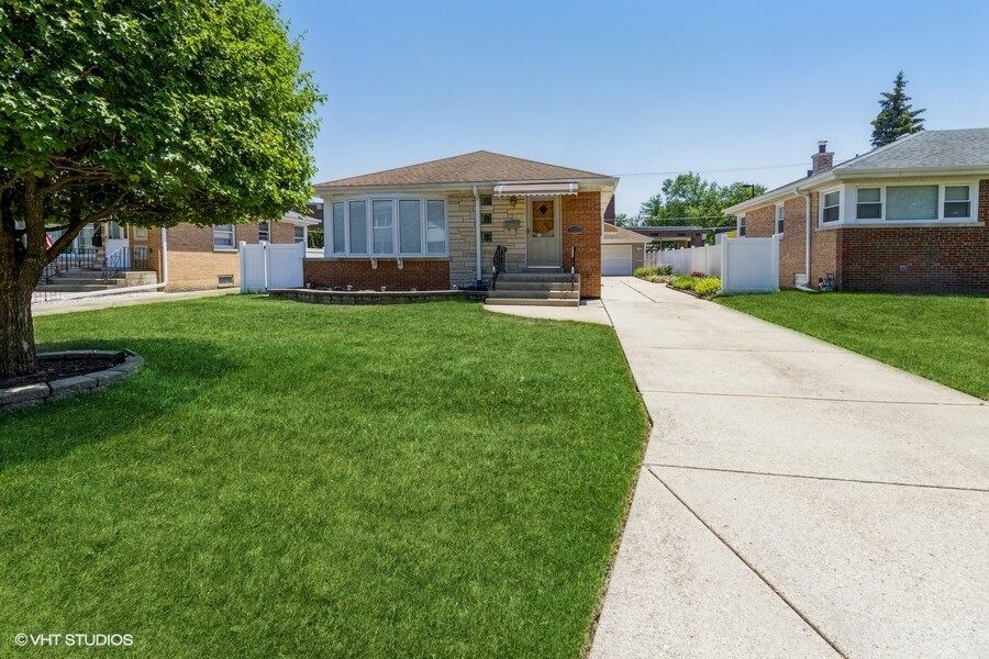 Property Photo: 8063 W Prospect Court IL 60714