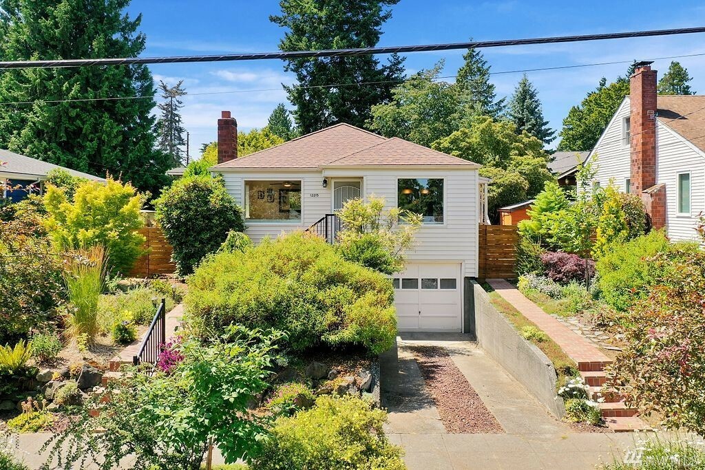 Property Photo:  12215 Fremont Ave N  WA 98133 