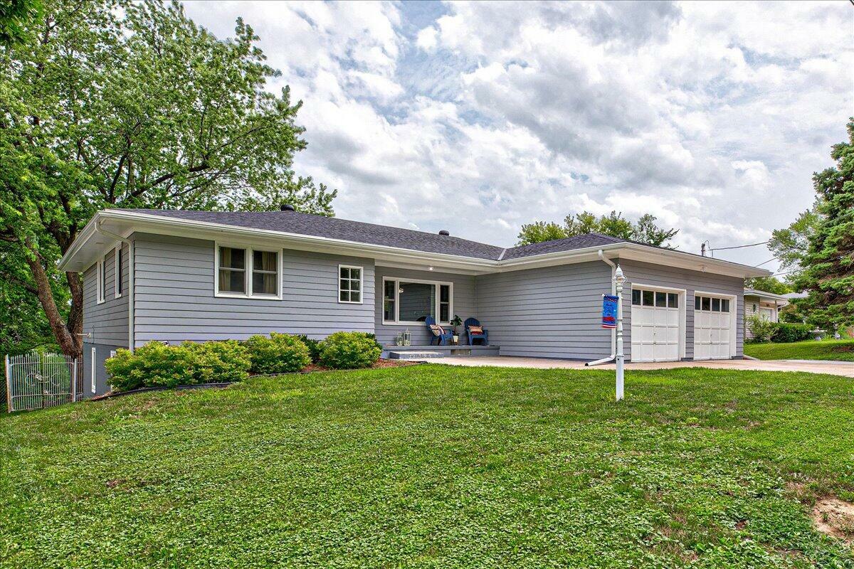 Property Photo:  44 E Ridge Drive  IA 51503 