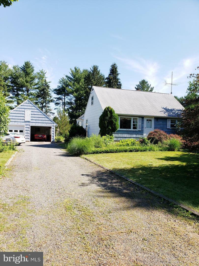 Property Photo:  13 Woosamonsa Road  NJ 08534 