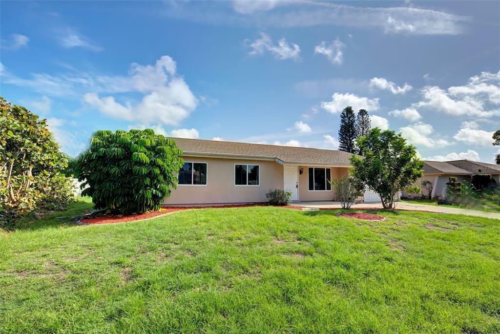 Property Photo:  22168 Oneida Avenue  FL 33952 