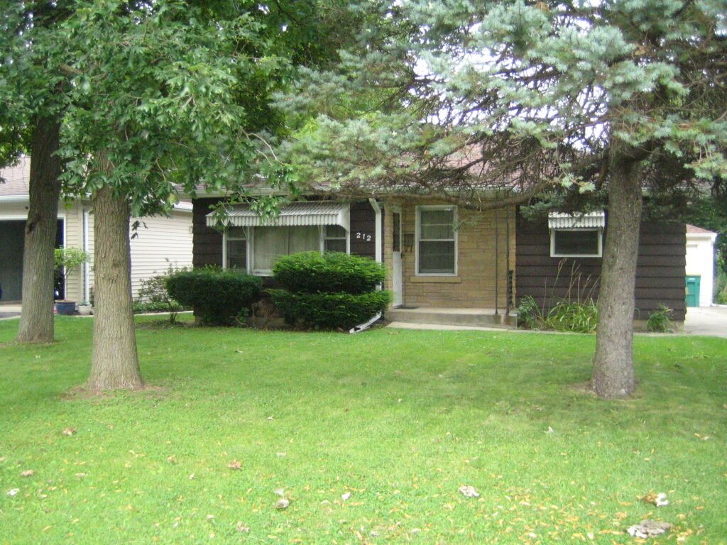 Property Photo:  212 May Street  IL 60436