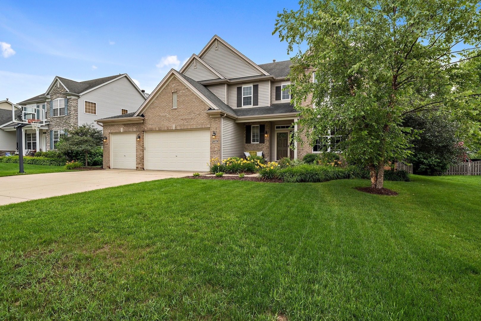 Property Photo: 2079 Lily Pond Lane IL 60177