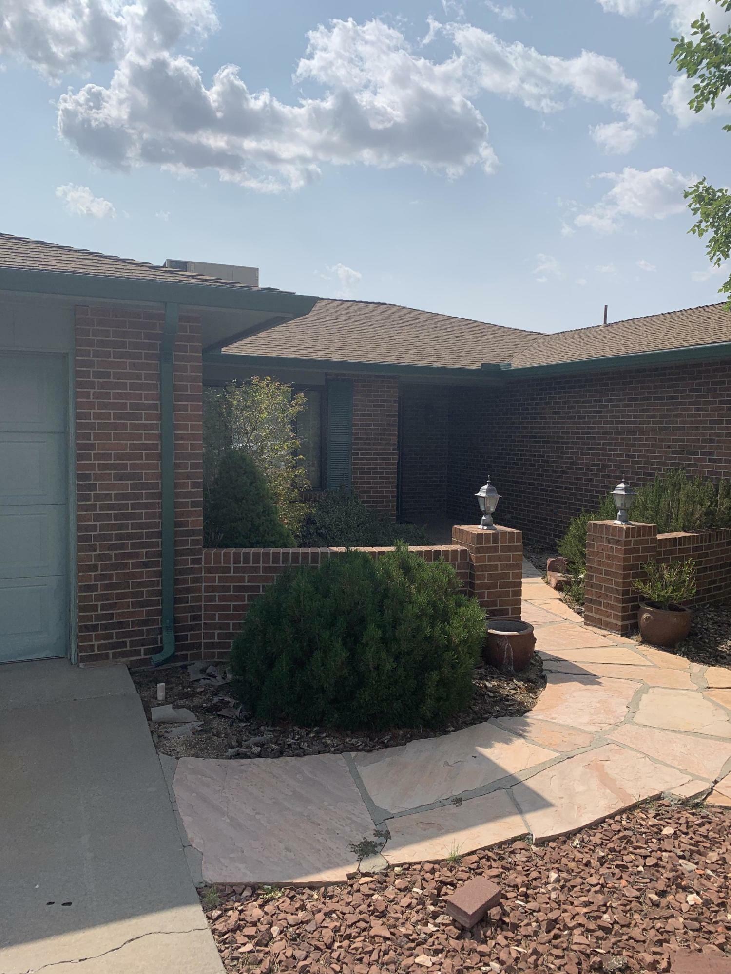 Property Photo:  1621 Singletary Drive NE  NM 87112 