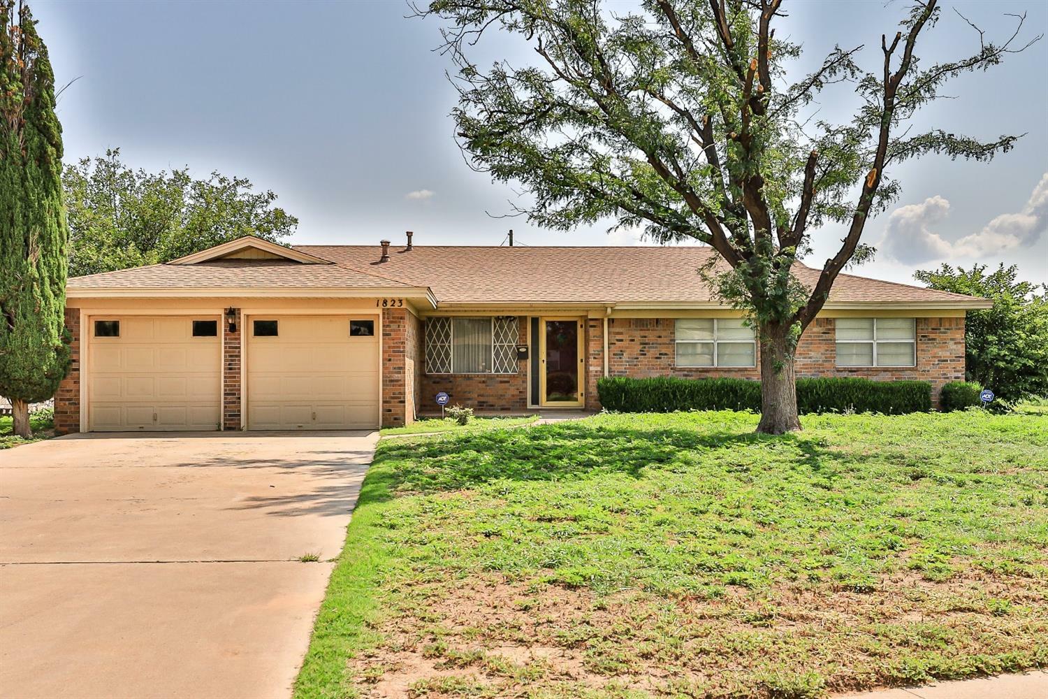 Property Photo:  1823 Manhattan Drive  TX 79404 