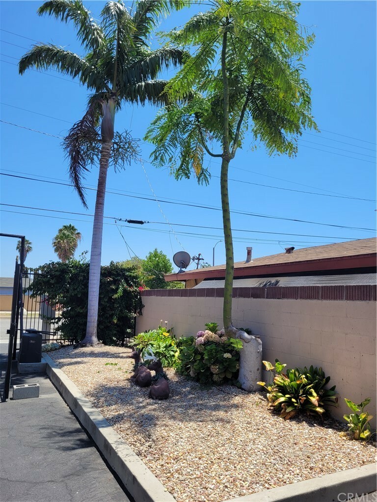 Property Photo:  22335 Figueroa Street 7  CA 90745 