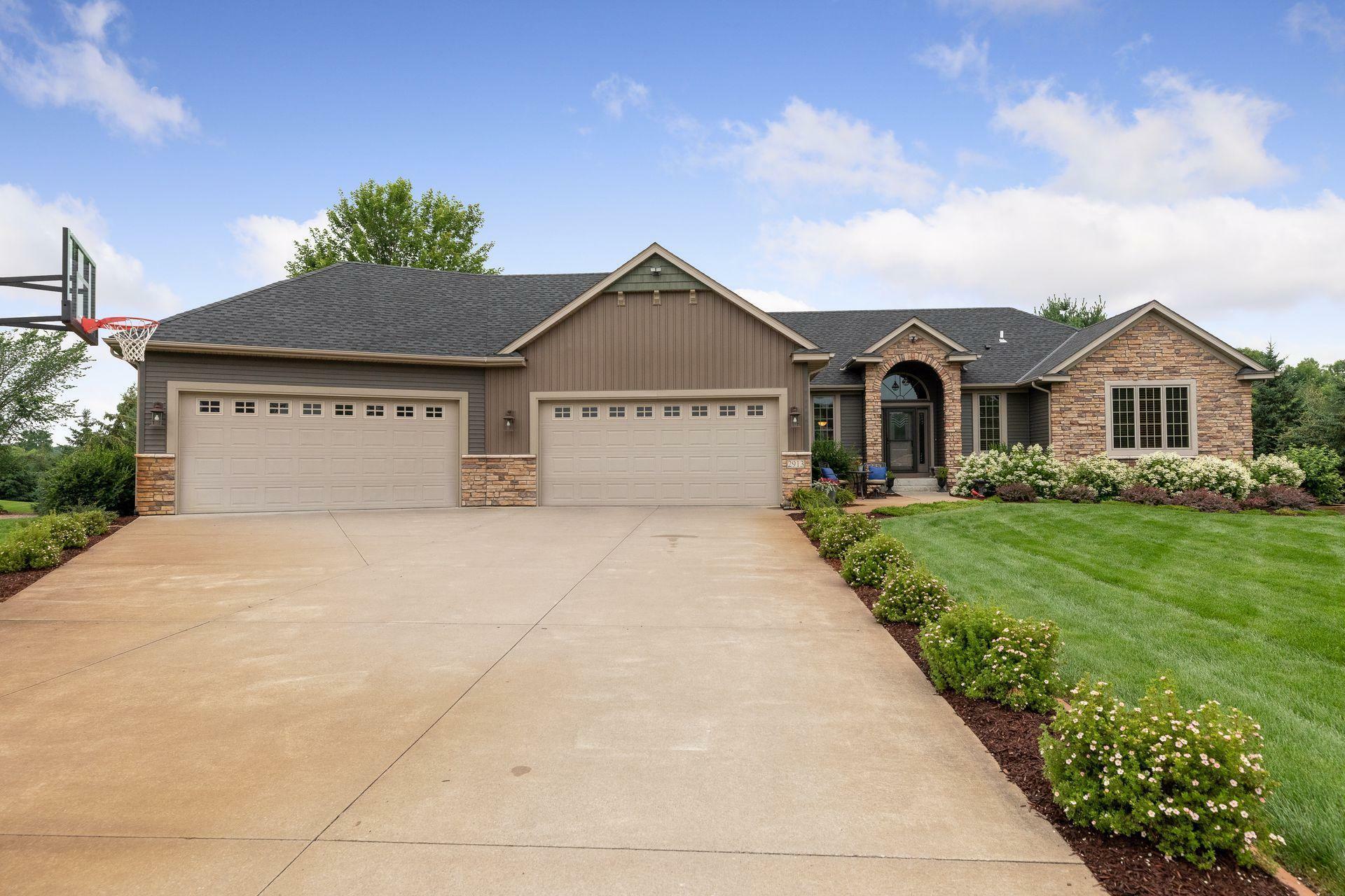 Property Photo:  2913 209th Lane NW  MN 55011 