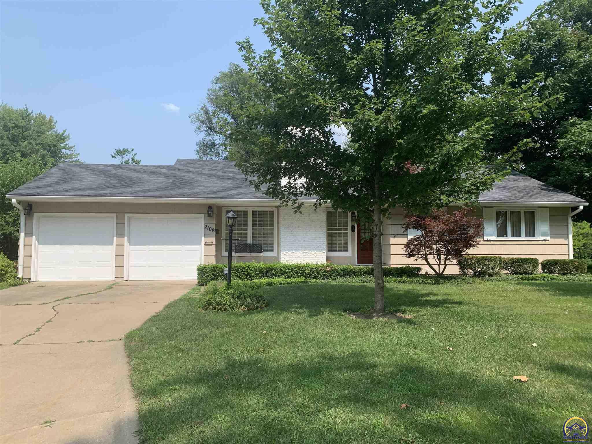 Property Photo: 2108 SW Meadow Ln KS 66614