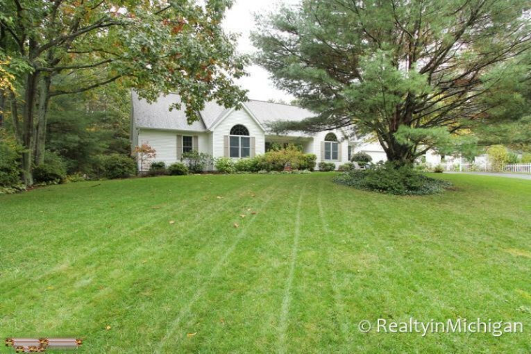 Property Photo:  11864 Chickory Drive  MI 49417 