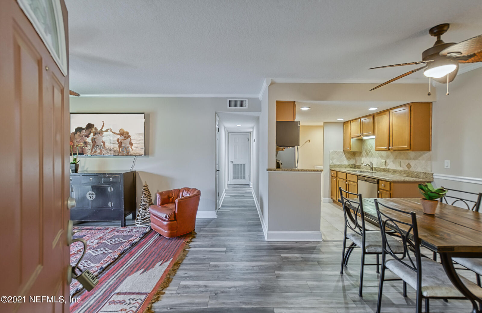 Property Photo: 3737 Loretto Road 408 FL 32223