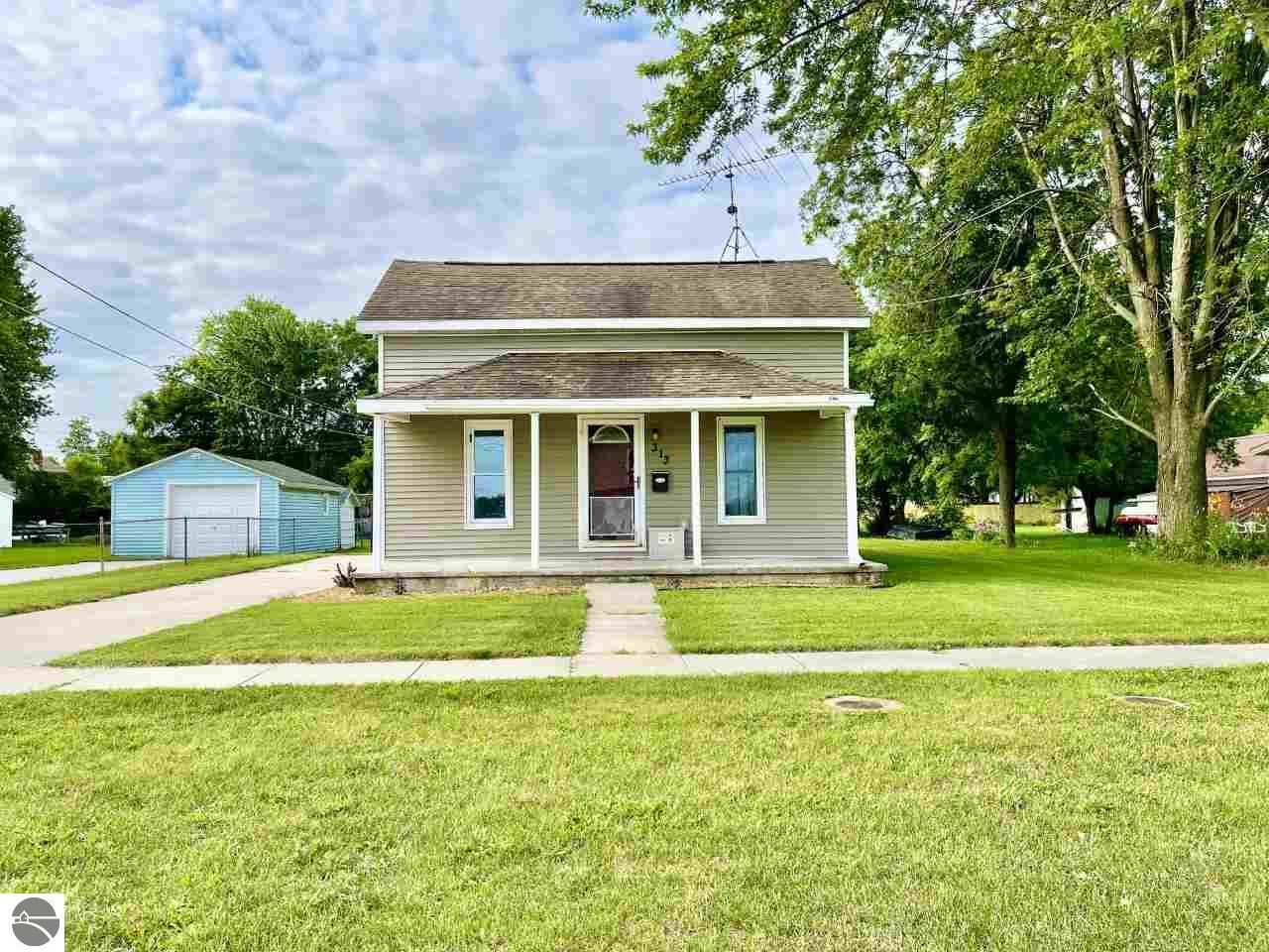 Property Photo:  313 North Street  MI 48880 