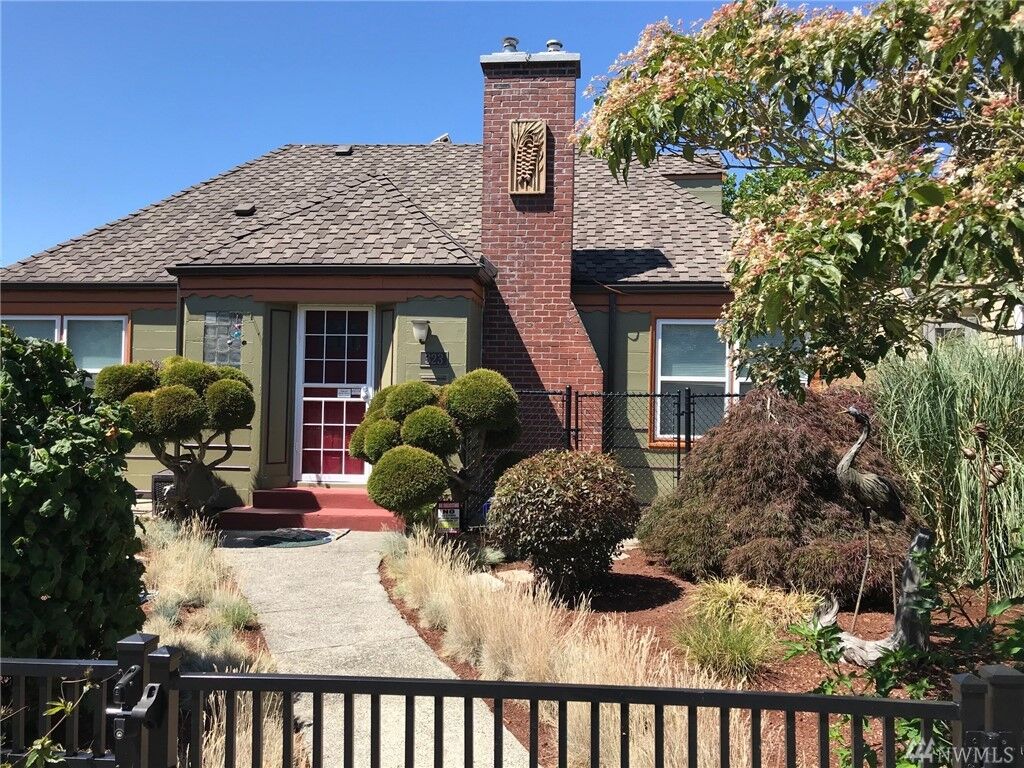 Property Photo:  323 Olympic Ave  WA 98312 