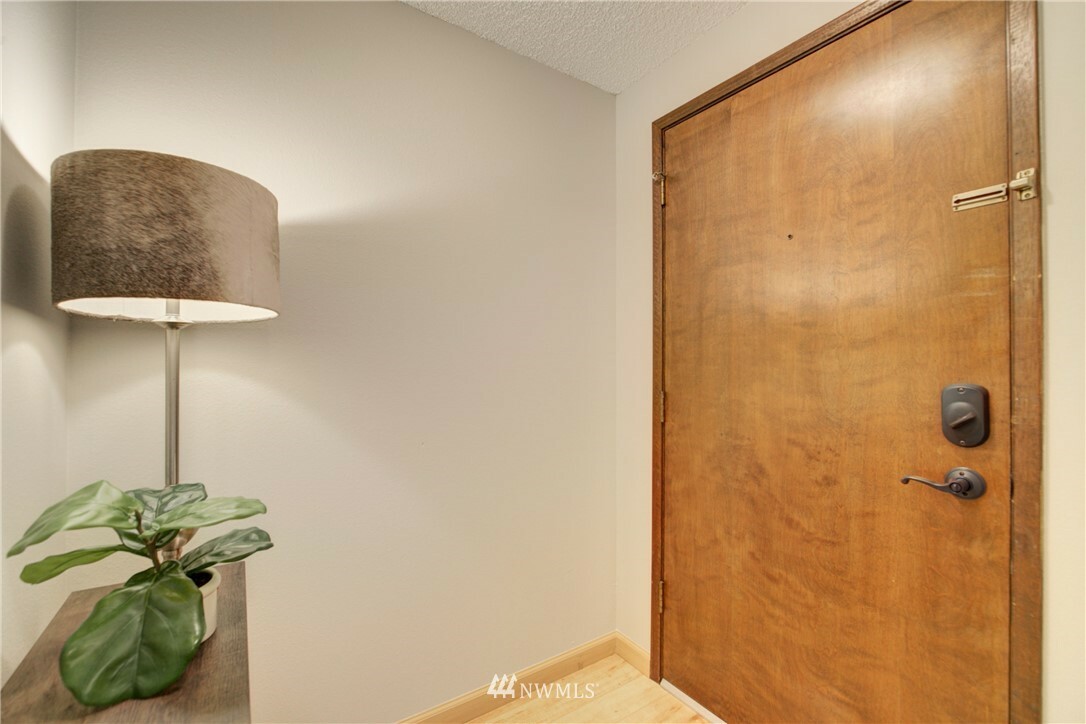 Property Photo:  3400 25th Avenue W 404  WA 98199 