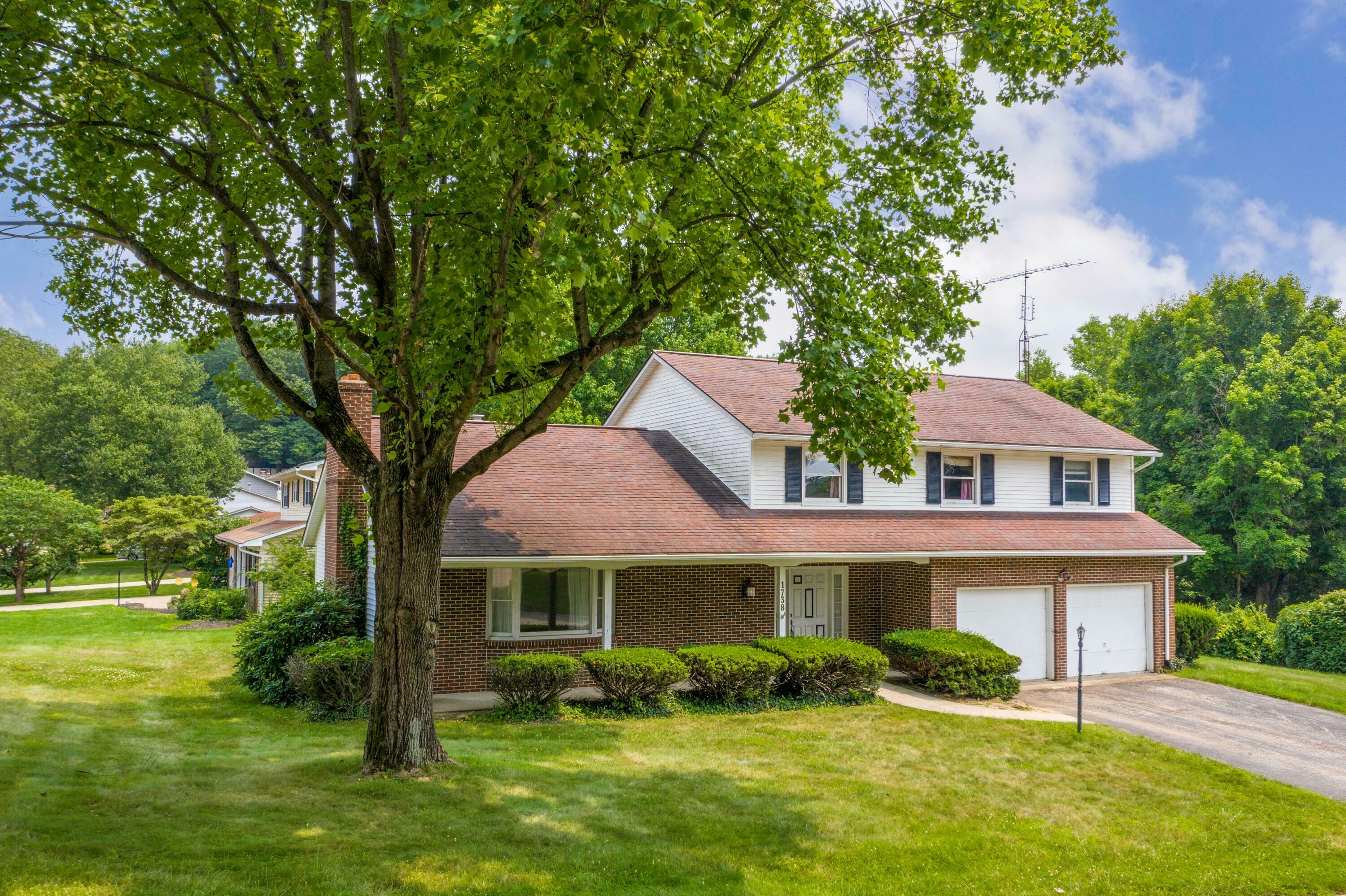 Property Photo:  1738 Stonewall Drive  OH 43055 