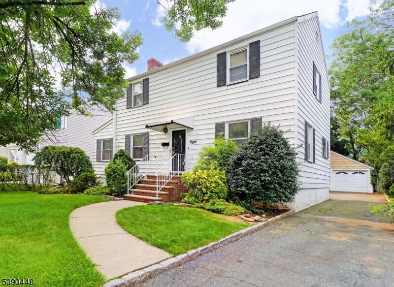 Property Photo: 8 Roseland Pl NJ 07068