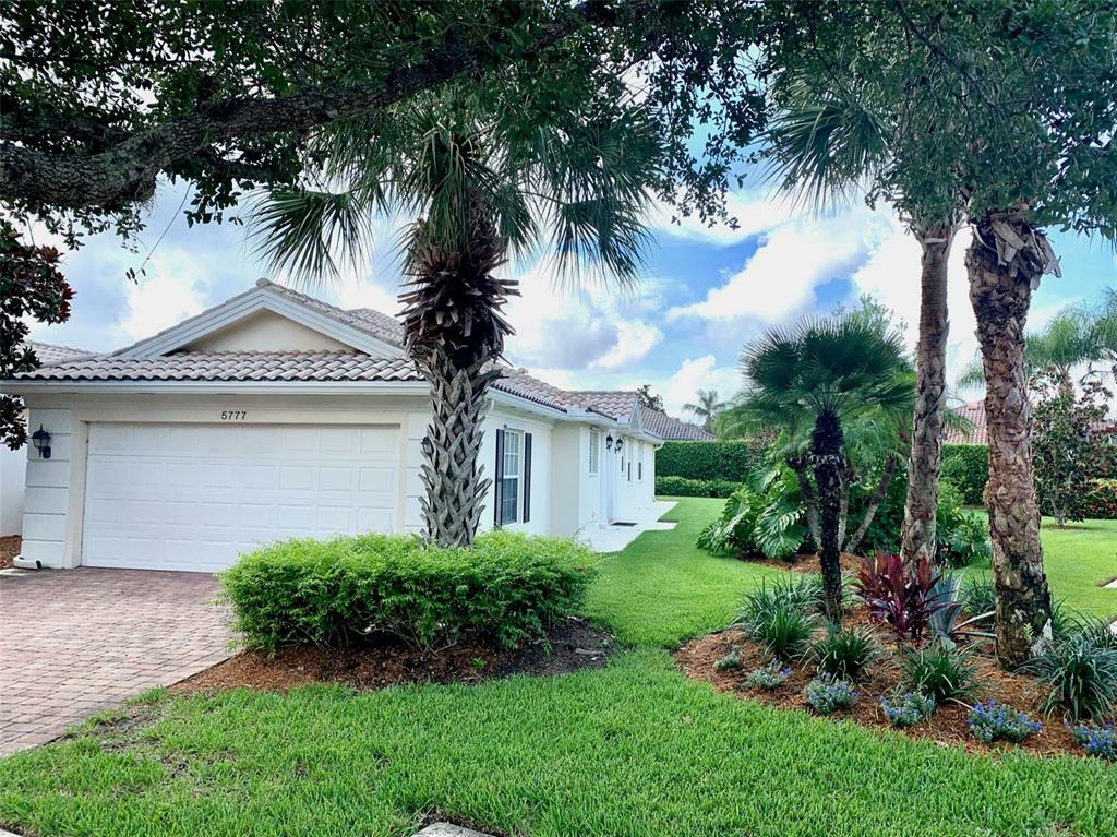 Property Photo:  5777 Ithaca Way  FL 34238 