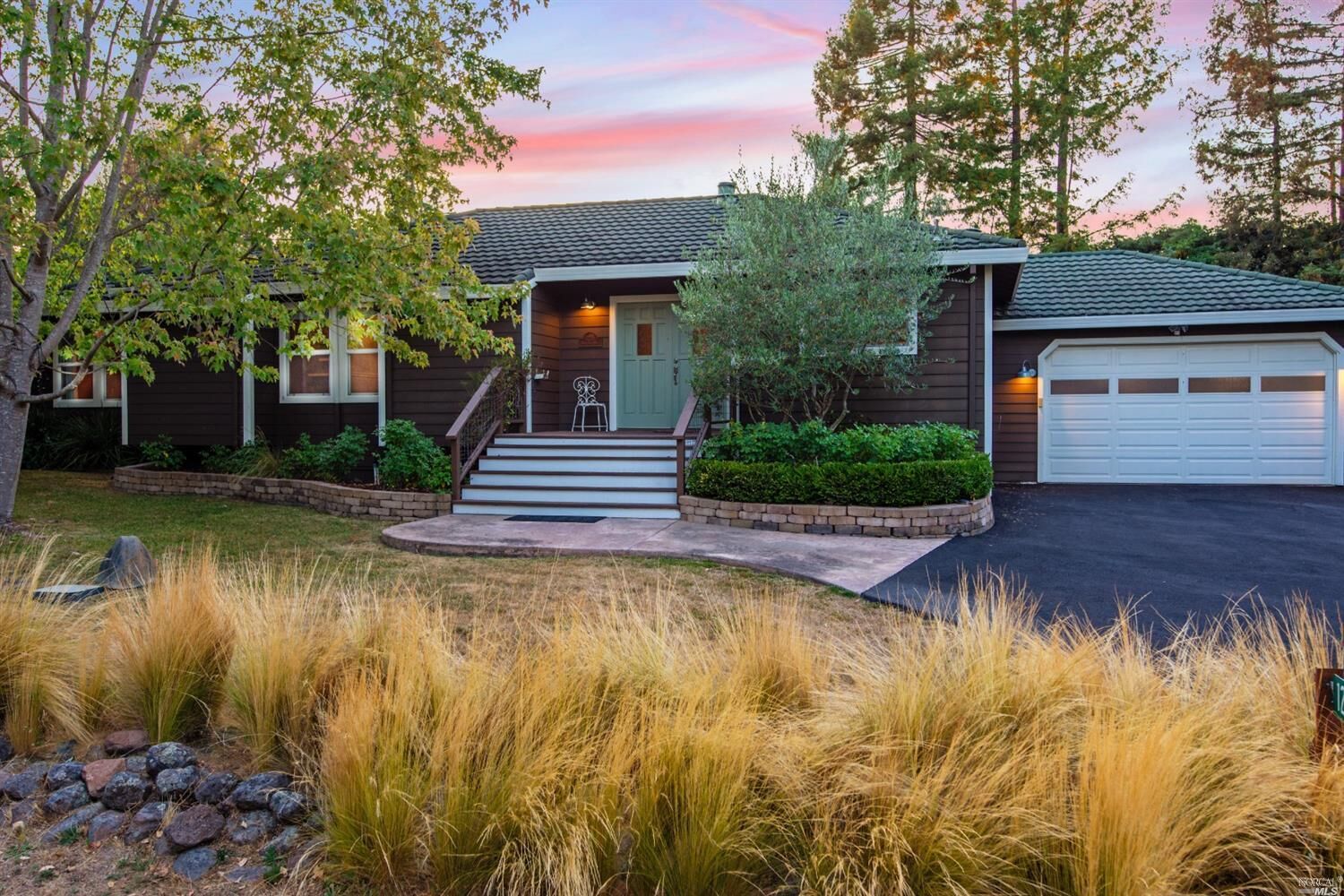 Property Photo: 1225 Bing Tree Way CA 95472