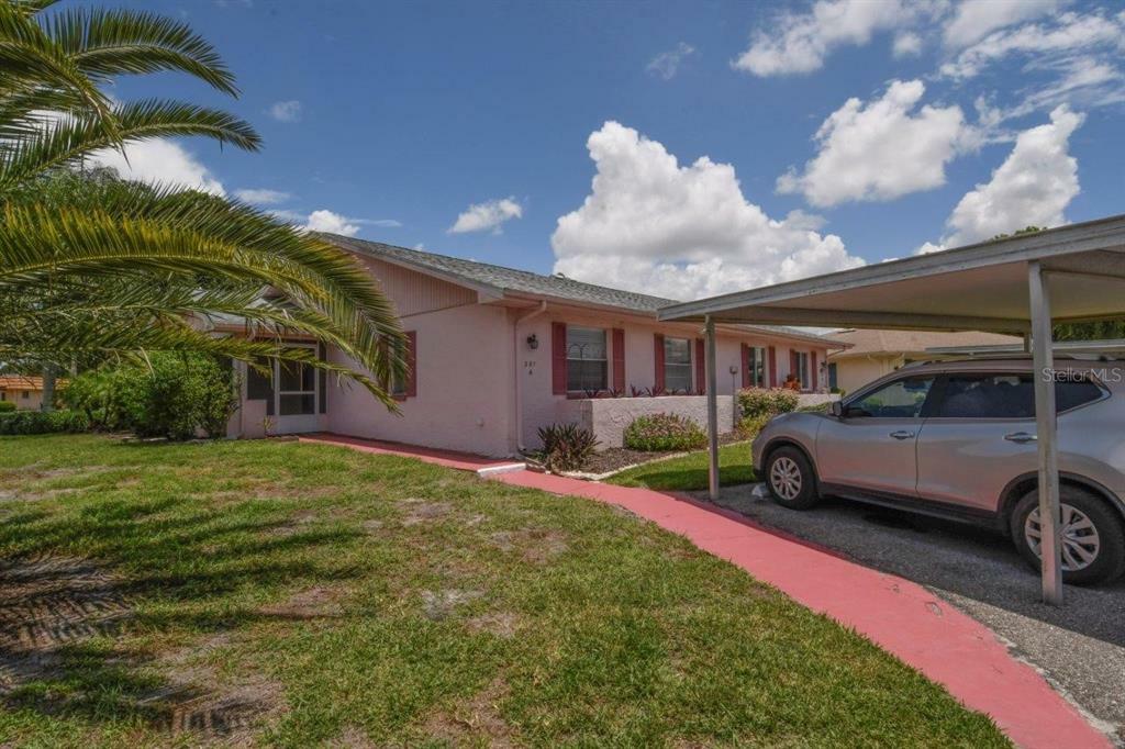 Property Photo:  301 Fowling Court A  FL 33573 