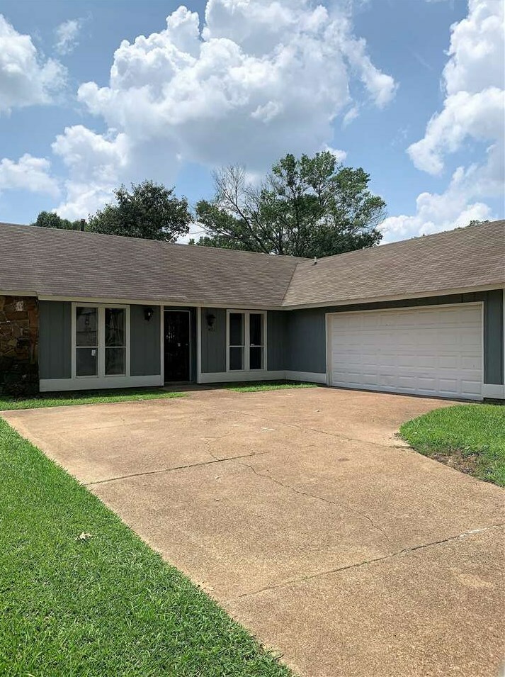 Property Photo:  4931 Chevron Dr  TN 38118 