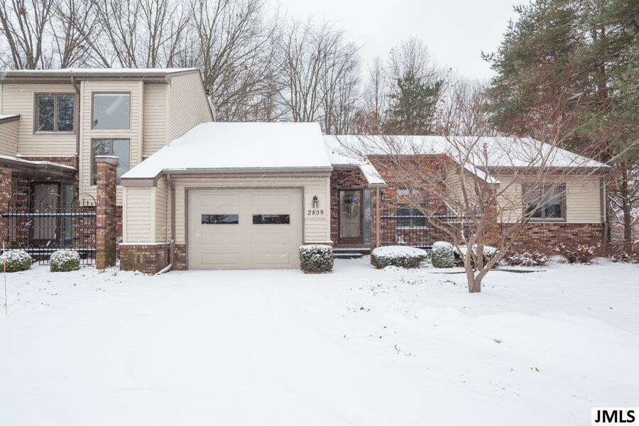 Property Photo:  2809 S Wood Dale  MI 49203 