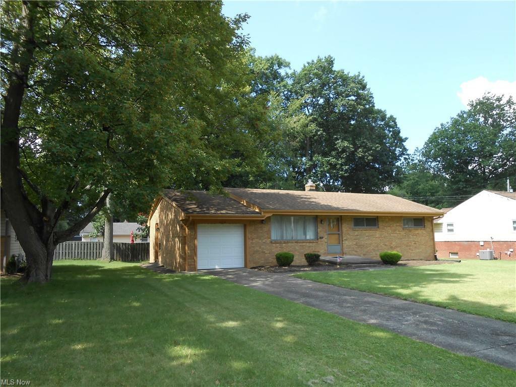 4274 Woodleigh Lane  Austintown OH 44511 photo
