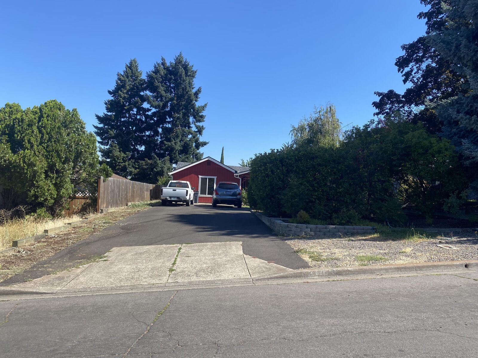 Property Photo:  2151 Hill Way  OR 97504 