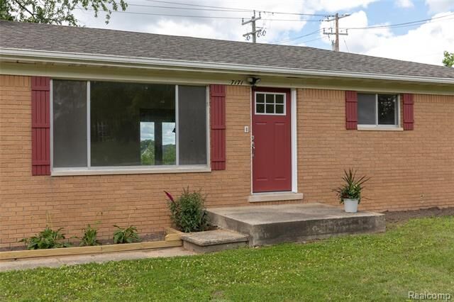 Property Photo:  7171 Clintonville Road  MI 48348 