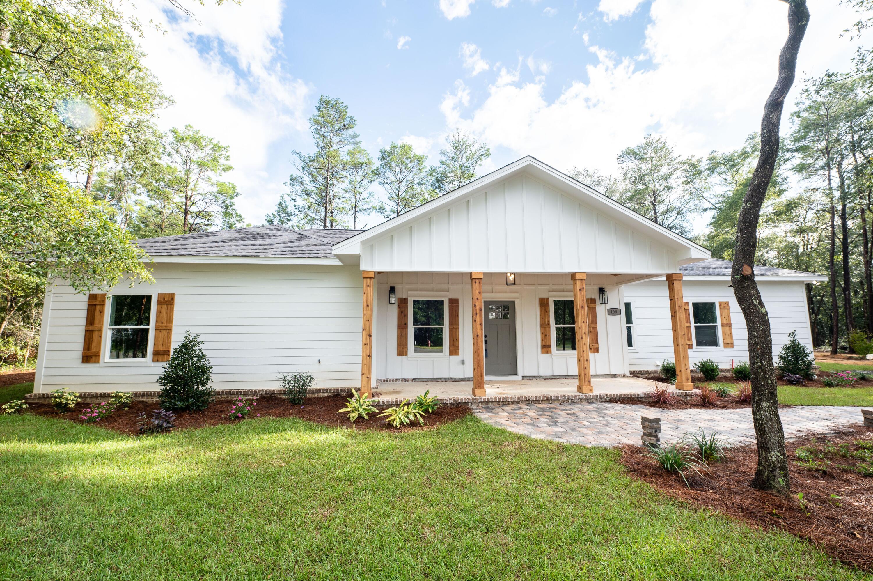 Property Photo:  193 Michaelmas Circle  FL 32433 