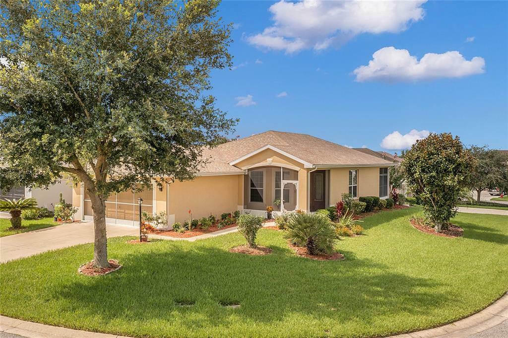 Property Photo: 5802 Woodland Moss Way FL 34748