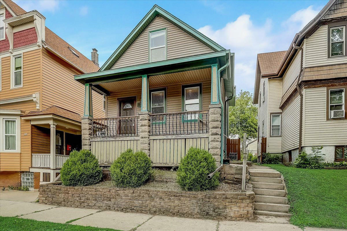 Property Photo:  2544 N Bartlett Ave  WI 53211 