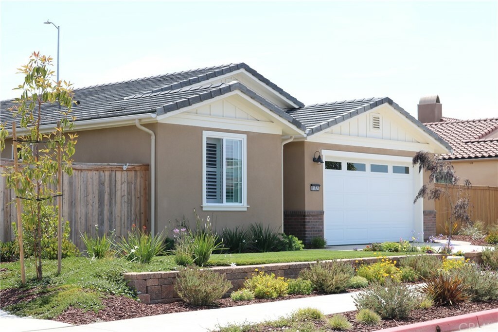 Property Photo:  1172 Grand Meadow Way  CA 93455 