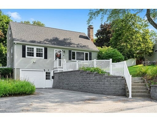 Property Photo:  4 Stratton Rd  MA 01749 