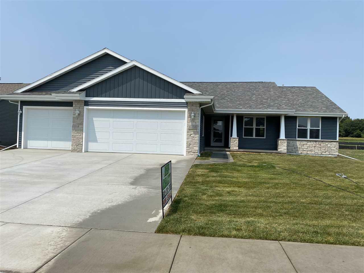 Property Photo:  4233 Sandhill Dr  WI 53546 