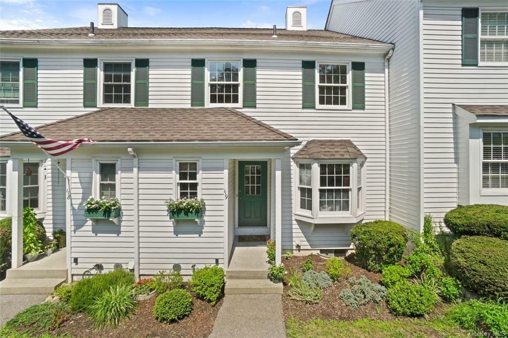 Property Photo:  119 Willow Court  NY 10518 