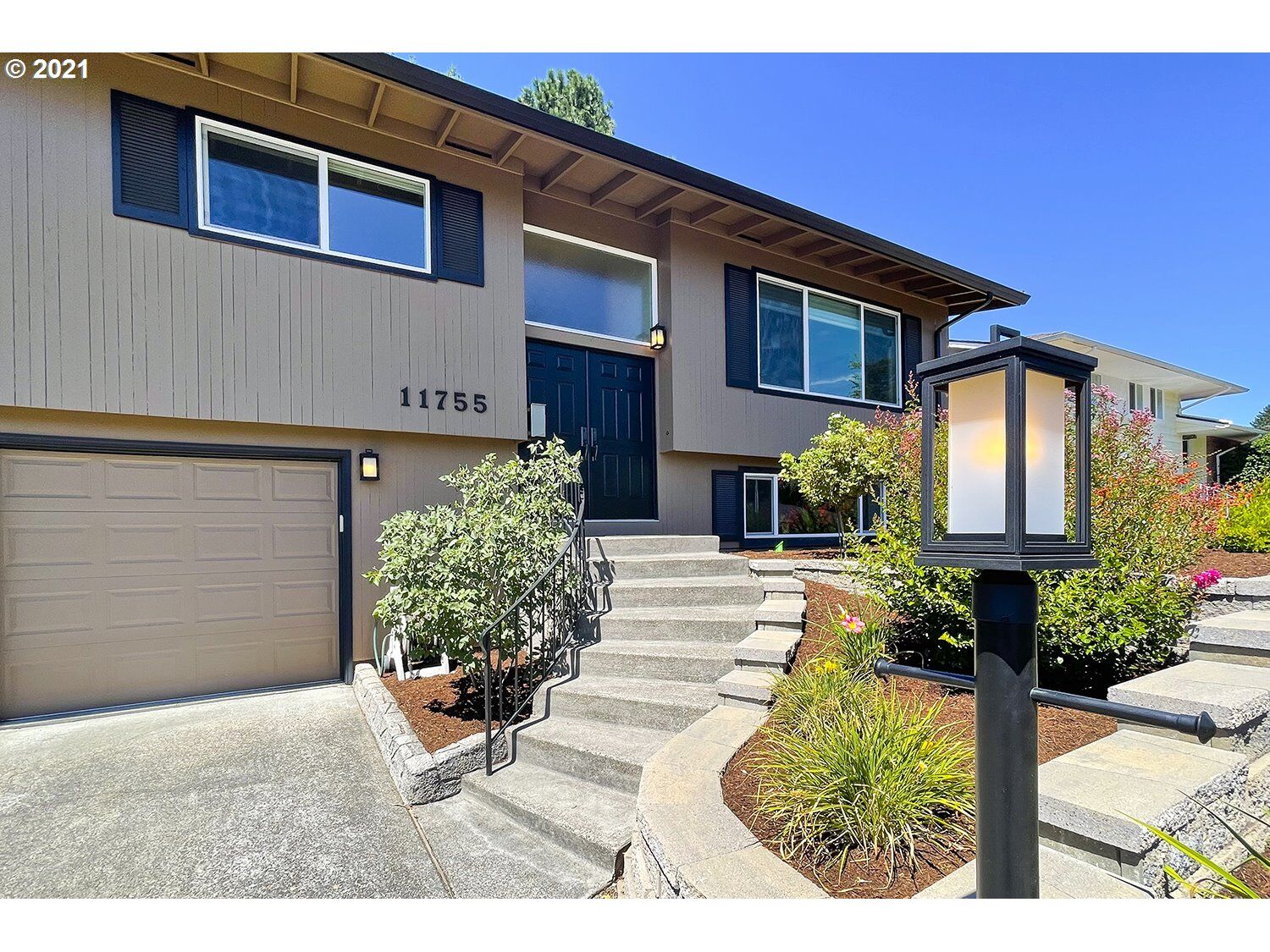Property Photo:  11755 SW Ridgecrest Dr  OR 97008 