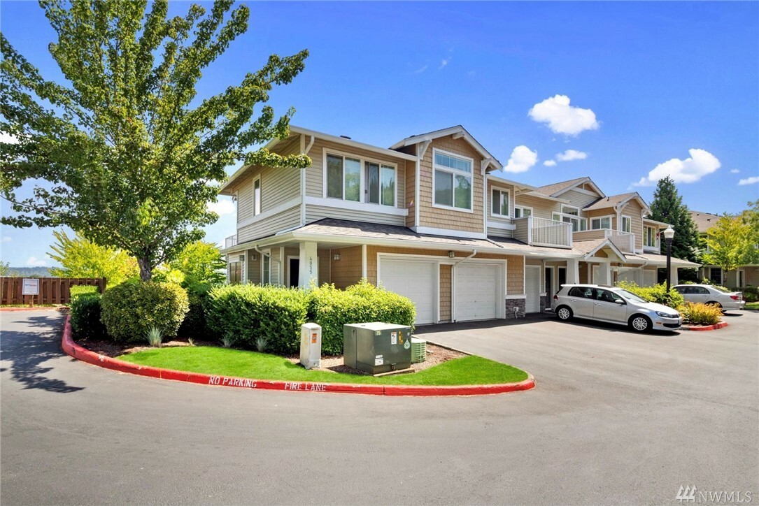 Property Photo: 4055 S 212th Ct A WA 98198