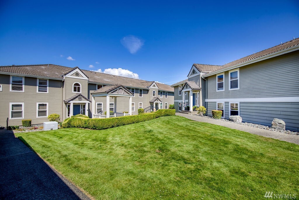 Property Photo: 625 N Jackson Ave C20 WA 98406