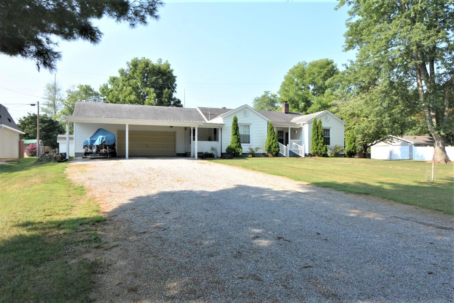 Property Photo: 601 E Oak Street IN 47601