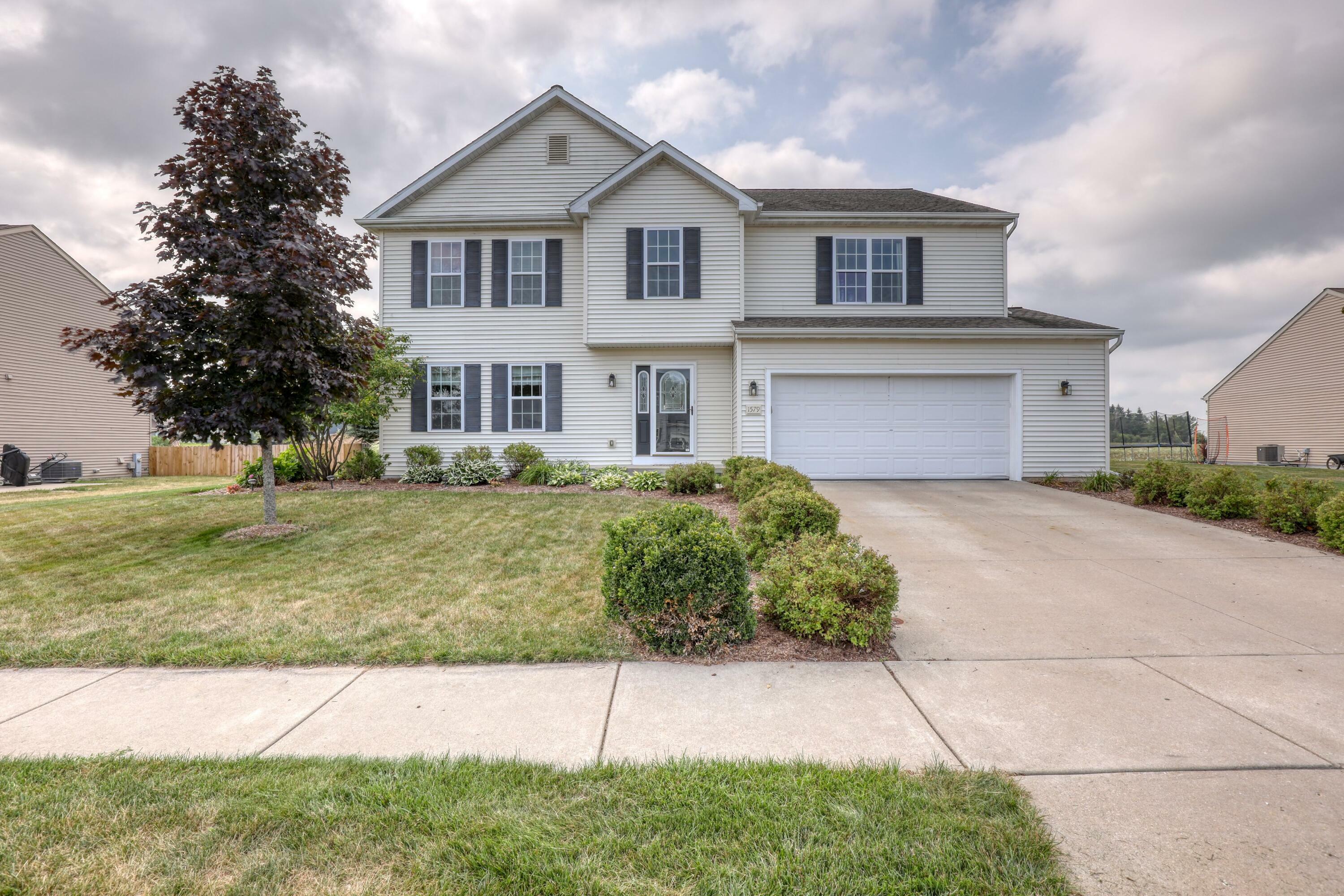 Property Photo:  1579 Pumpkin Path  WI 53066 