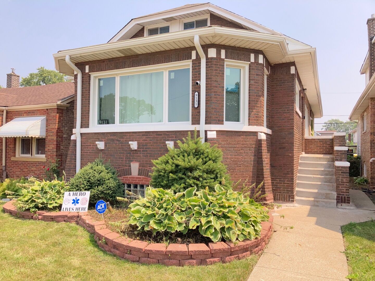 Property Photo: 9131 S Paulina Street IL 60620