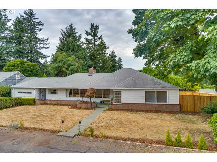 10135 NE Beech St  Portland OR 97220 photo