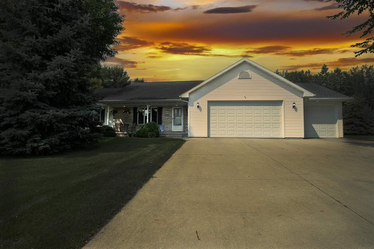 Property Photo:  1726 Mill Pond Lane  WI 54956 