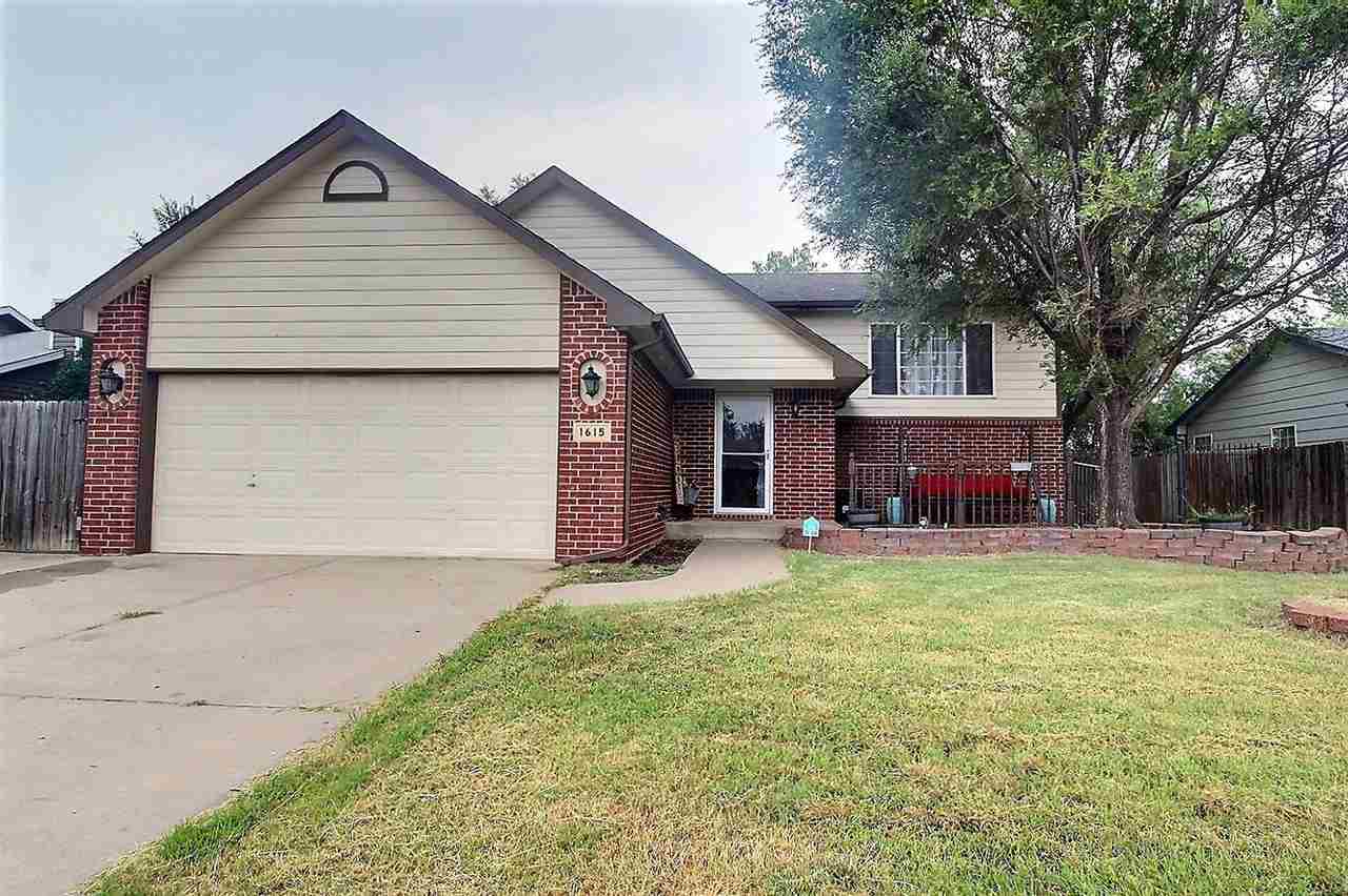 Property Photo:  1615 S Lark Ct  KS 67209 