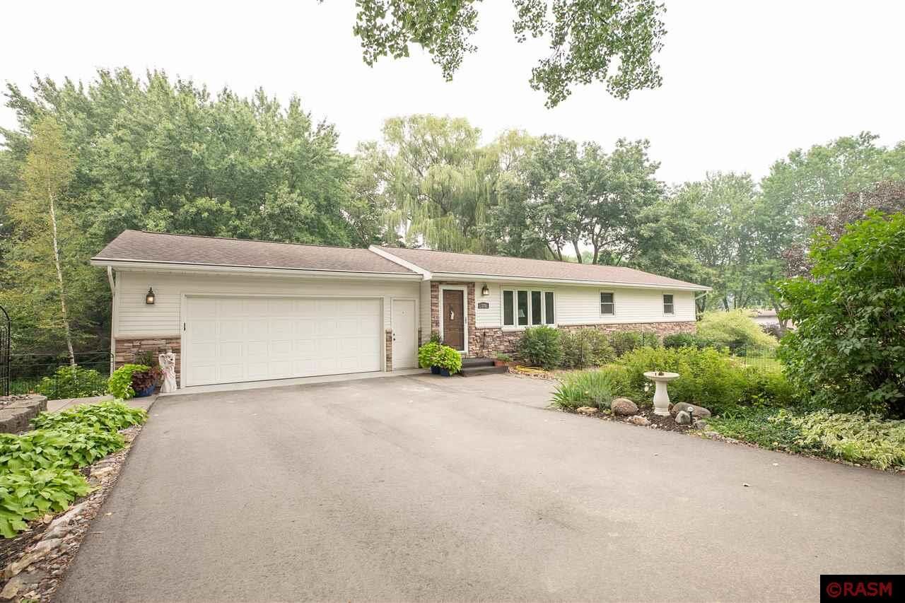 Property Photo:  326 Meadow Woods Drive  MN 56001 