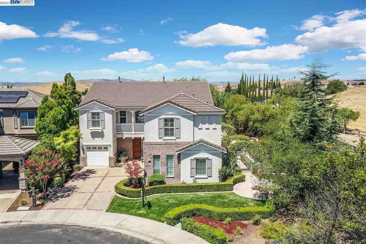 Property Photo:  5547 Sugarloaf Ct  CA 94568 