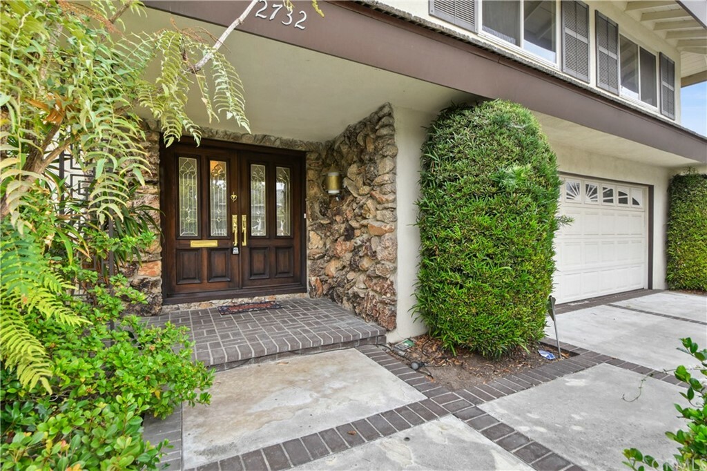 Property Photo:  2732 E Hillcrest Ave  CA 92867 